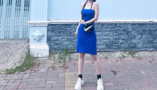 Đầm yếm xẻ tà