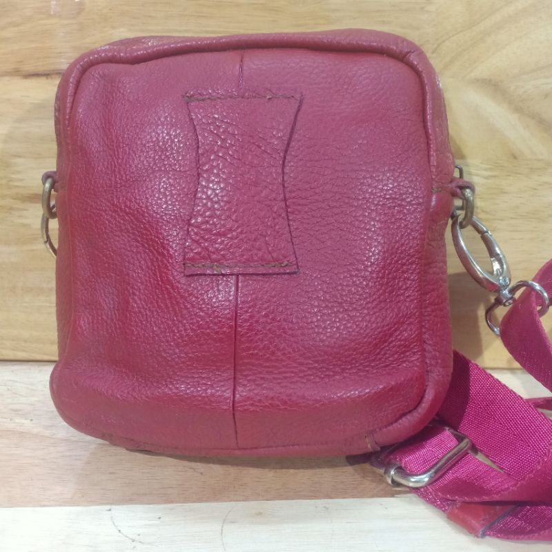 Túi đeo chéo da thật secondhand  -MÀU ĐỎ 031218