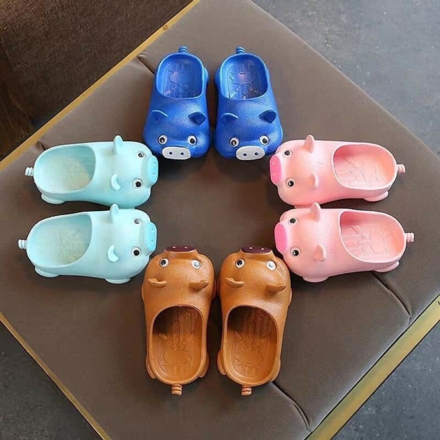 Sục lợn nhựa