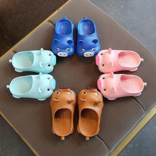 Sục lợn nhựa
