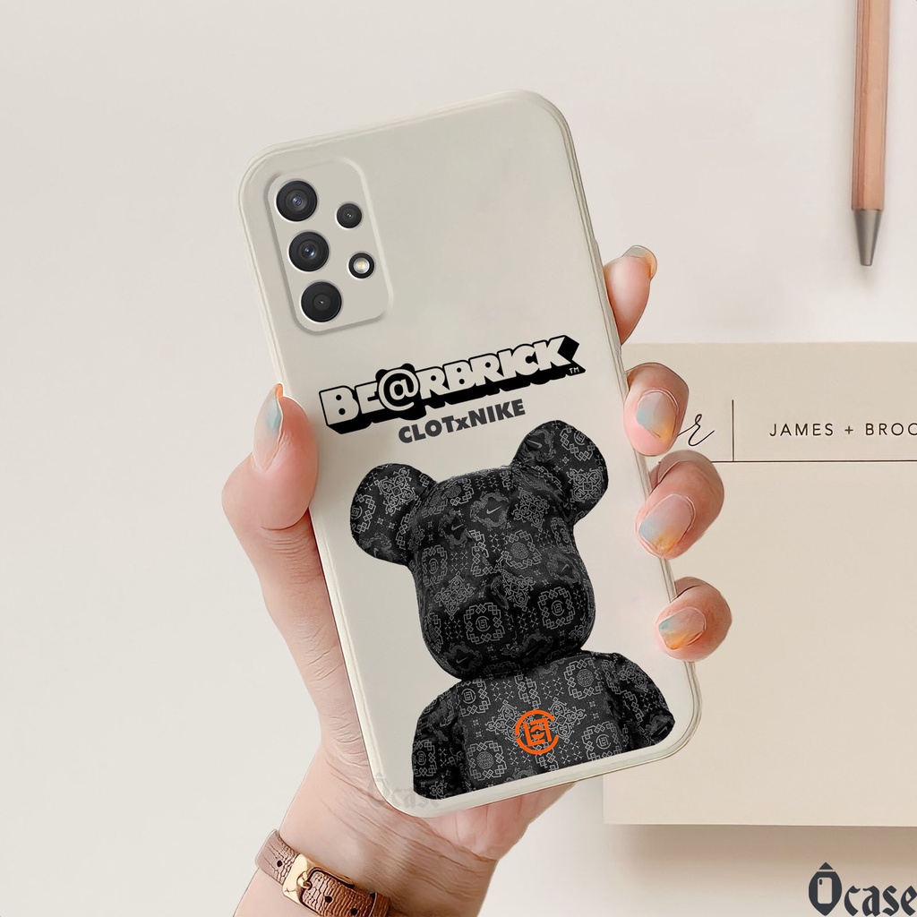 Ốp lưng Samsung S20 FE in hình gấu cạnh viền vuông có bảo vệ camera