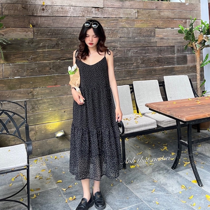 Váy 2 dây bánh bèo, đầm đen 2 dây chấm bi Emmei - v142