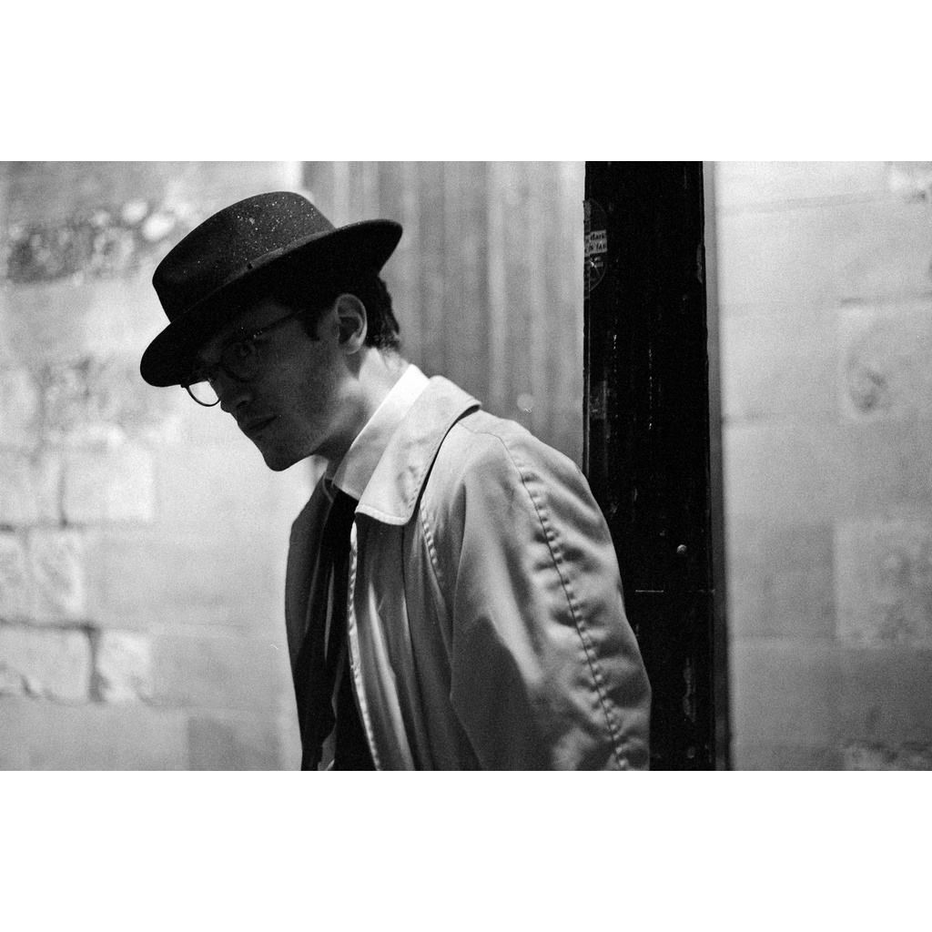 Phim Kosmo Foto Agent Shadow ISO 400, Đen Trắng B&W, 135/35mm x 36 Kiểu, In Date Cho Máy Chụp Ảnh Film - LIIQ Flash