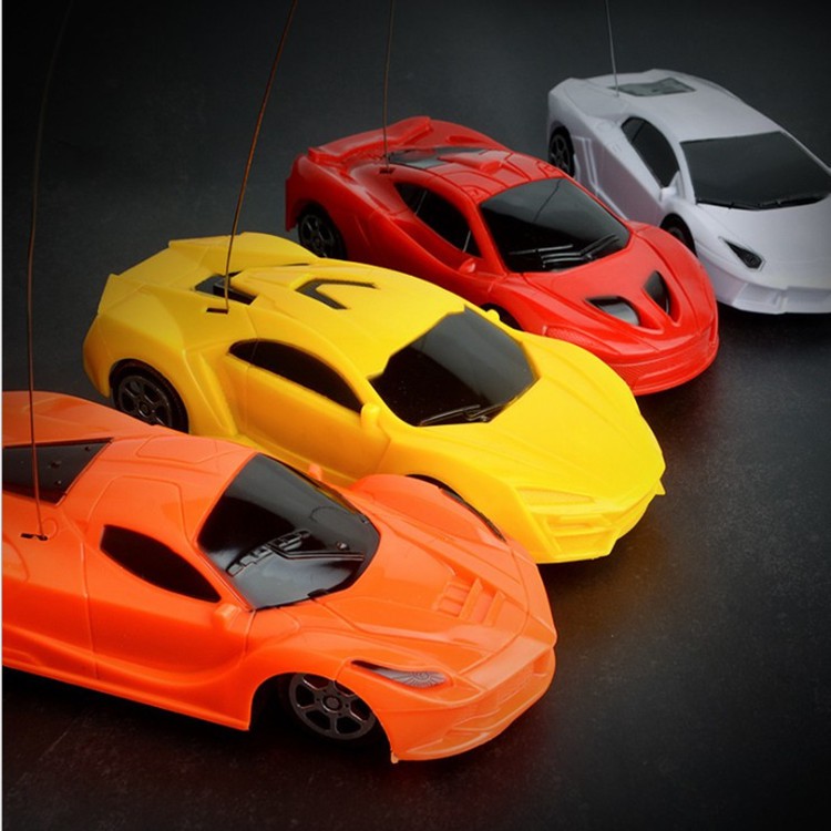 Đồ chơi xe ô tô thể thao điều khiển từ xa không dây cho bé tỷ lệ 1:24