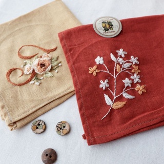 Khăn tay thêu tay vải linen hoa và tên