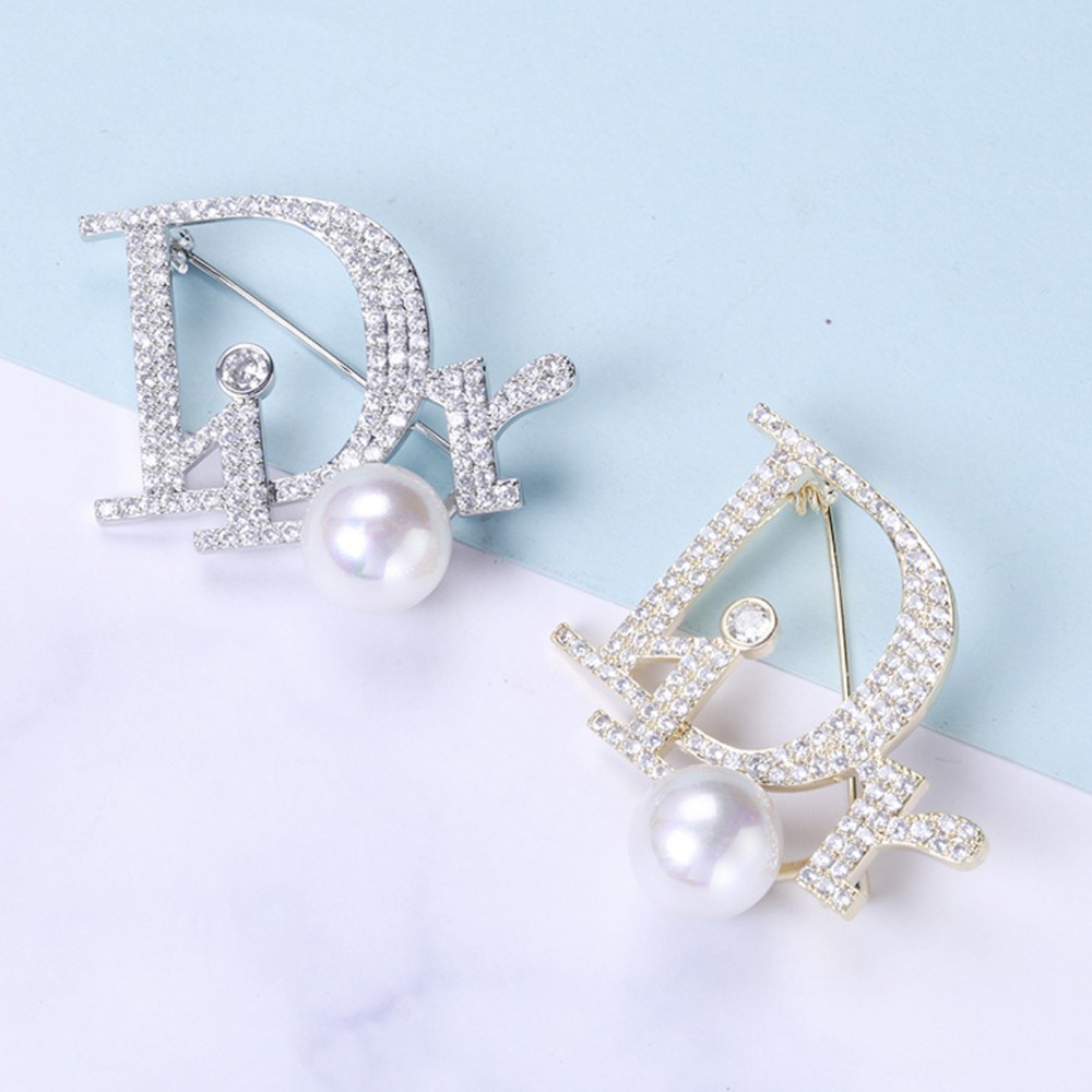 Cài áo thương hiệu D.i.o.r đính đá và ngọc trai nhân tạo TOBI STORE CA3