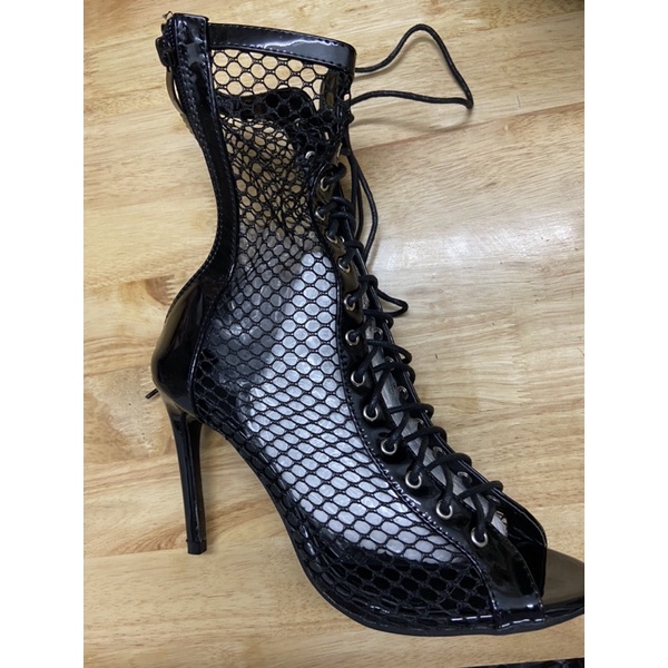 (Order) size 35-40 Boots lưới đen/trắng hở mũi gót nhọn 11cm sang chảnh