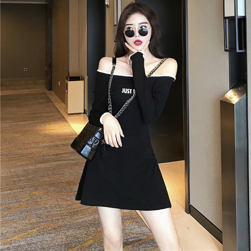 Đầm tay dài hoạ tiết chữ thiết kế trễ vai phong cách Hàn Quốc quyến rũ | BigBuy360 - bigbuy360.vn