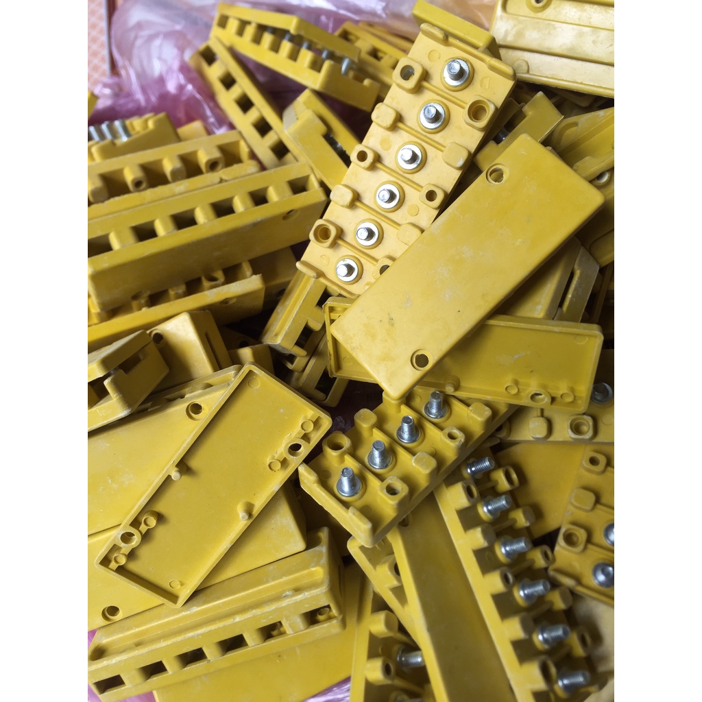 Cầu đấu điện 6 chân Domino kết nối dây điện - An toàn, chống cháy kèm ốc ( có tặng kèm ốc )