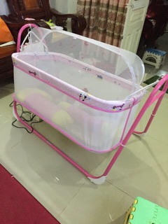 Nôi điện cho bé Đại Vĩ Thành Hưng vừa là nôi vừa là võng - Có màn chống muỗi