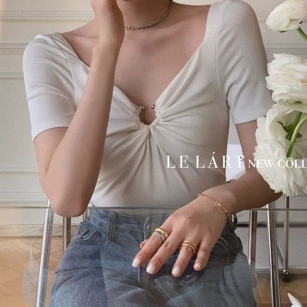 Áo Thun Tay Ngắn Cổ Chữ V Màu Trơn Phong Cách Pháp Thời Trang Mùa Hè Mới Cho Nữ