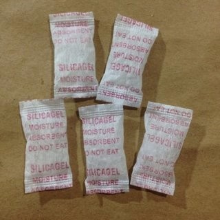 Combo 20 bịch hút ẩm: 300k