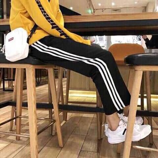 Quần 3 sọc ống rộng
