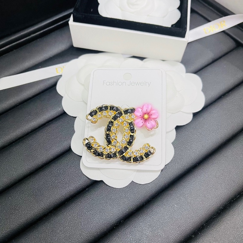 Cài áo đính đá tag cài áo yls nơ prada dior hoa trà vest nam nữ cao cấp phụ kiện trang sức Hari korea accessories