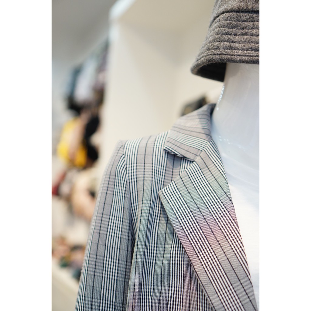 Áo Blazer Caro Xẻ 042