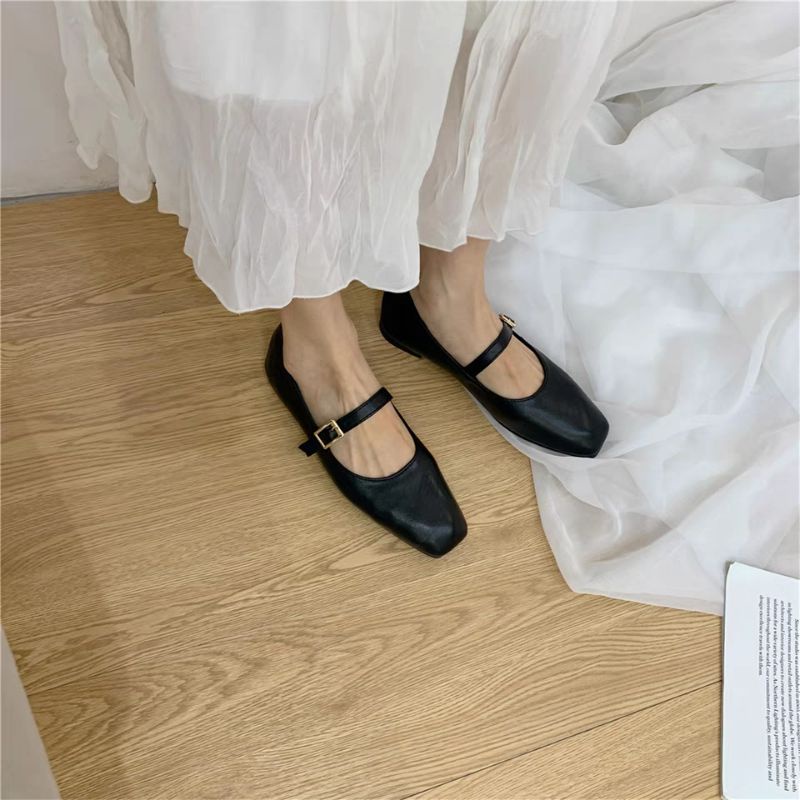 Giày bệt mũi vuông