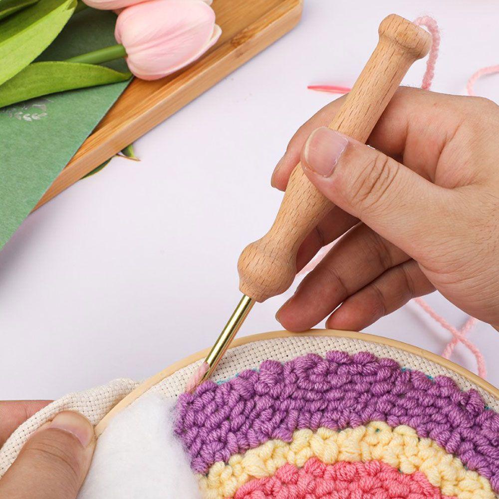 Dụng Cụ Đan Len Với Tay Cầm Bằng Gỗ Tiện Dụng