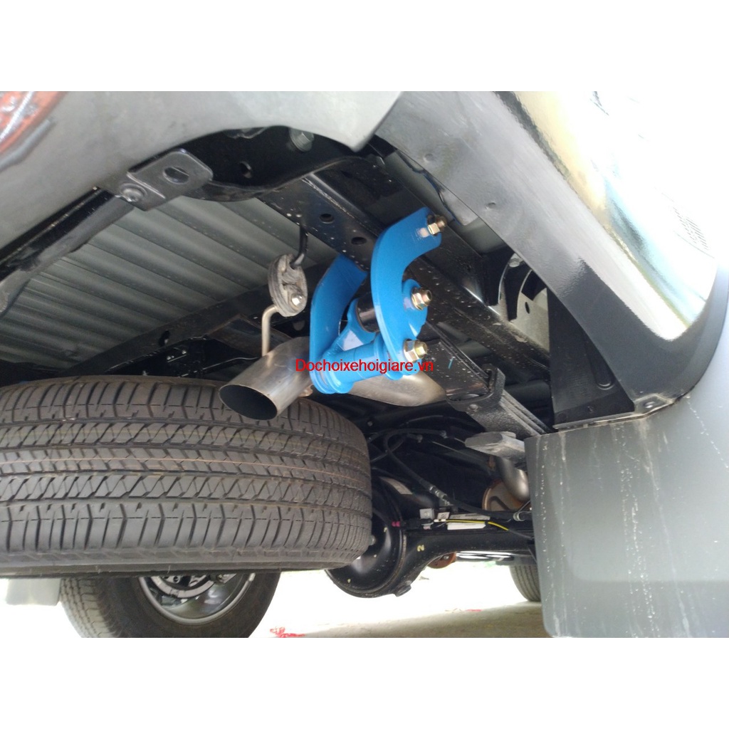 Ford Ranger độ cùm nhíp chống giật JS1 Thái Lan, giải pháp đơn giản giúp xe bán tải ÊM ÁI hơn