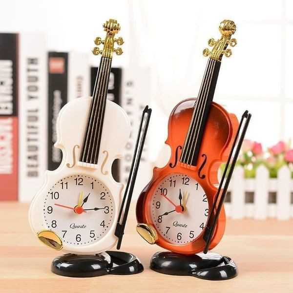 Đồng hồ báo thức để bàn hình cây đàn violin