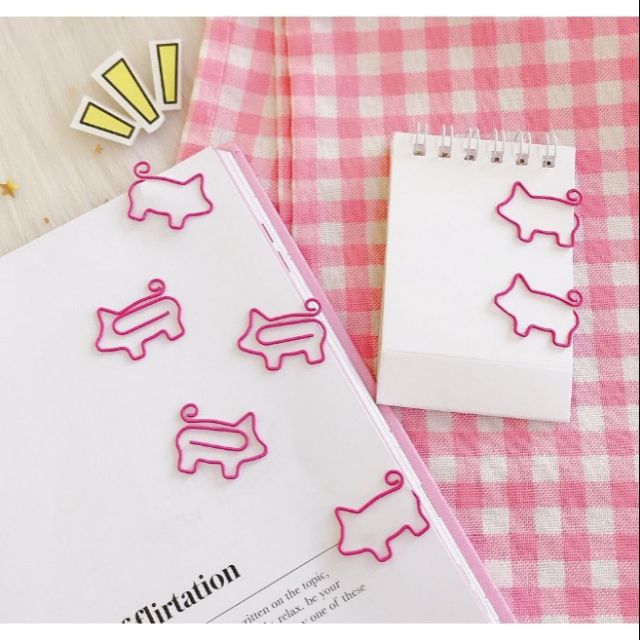 Kẹp giấy heo hồng