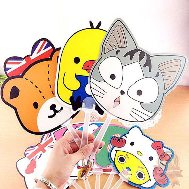Quạt nhựa cầm tay thitruongsihn mini tròn hoạt hình động vật dễ thương loại to