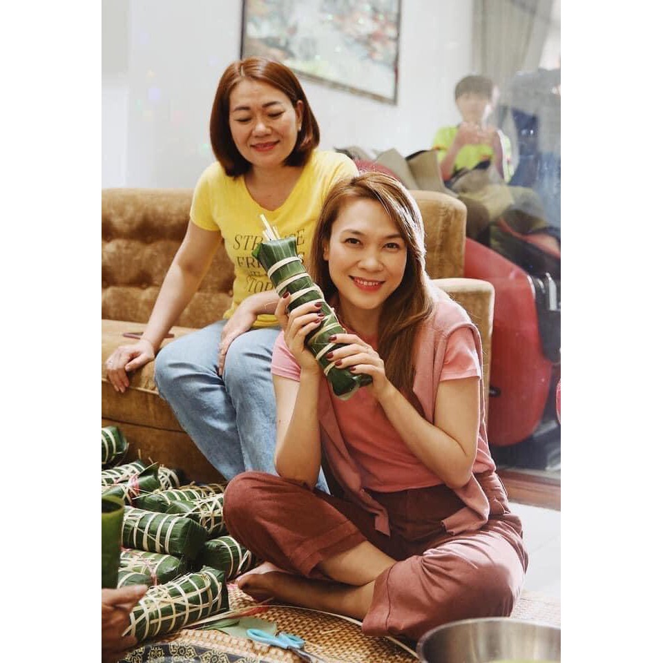 Áo phông HM thêu chữ love Mỹ Tâm / Áo phông trơn