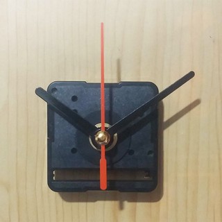 Bộ kim đen thằng 5cm và Máy đồng hồ treo tường đài loan kim trôi loại tốt1111
