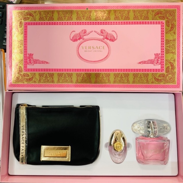 Set nước hoa nữ Versace Bright Crystal 90 ml tặng túi xách