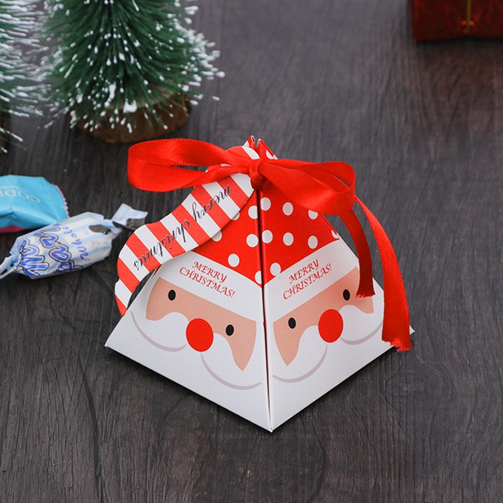 Hộp quà Giáng sinh, Hộp quà Noel đựng kẹo hình kim tự tháp phối ruy băng và tag xinh xắn lạ mắt Baby-S – SG003