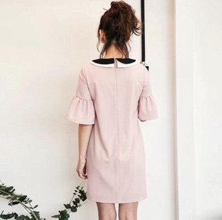 Đầm suông tay loe