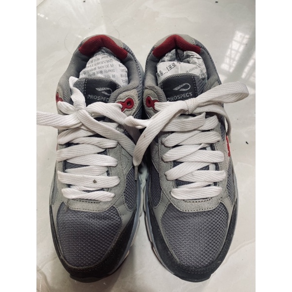 Giày thể  thao hiệu si pro—-béch