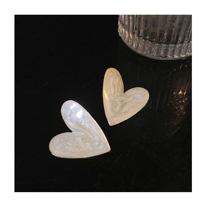 Khuyên tai trái tim lớn cá tính độc đáo thời trang