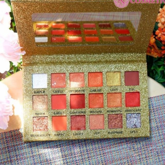 PHẤN MẮT SIVANNA COLOR 18 Ô HF6037 , 160k