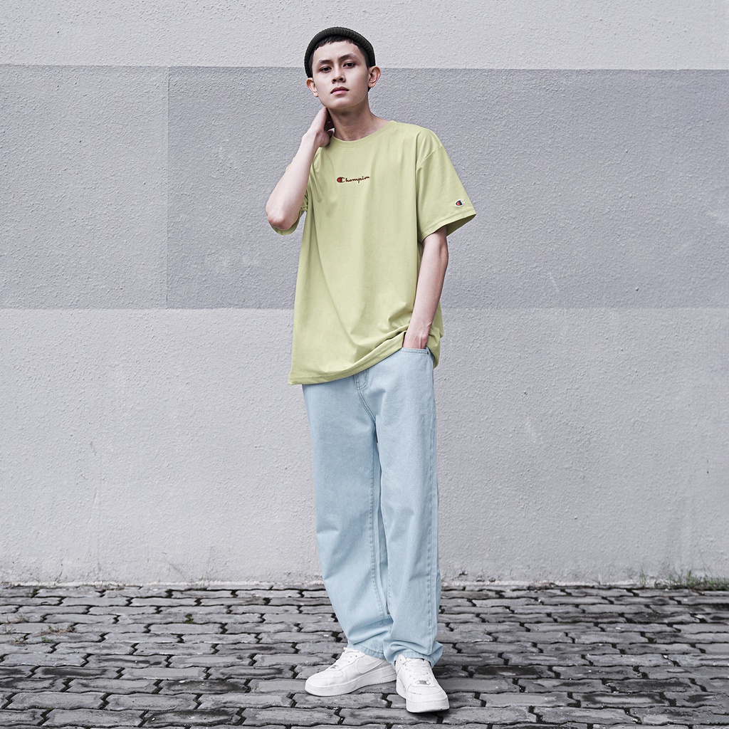 Áo Thun Champion Màu Xanh Bơ Thêu Chữ Màu Nâu Ở Giữa Chất Liệu 100% Cotton Thoáng Mát Form Rộng Thoải Mái