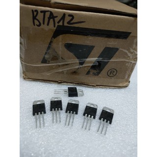 10 Con triac BTA12