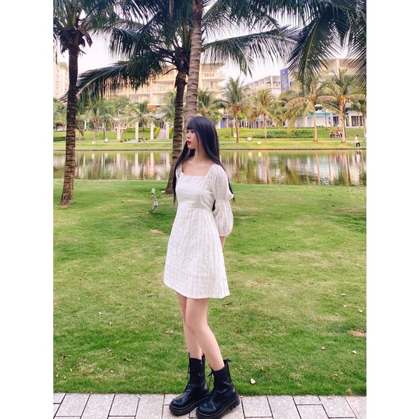 ĐẦM TAY DÀI NƠ LƯNG