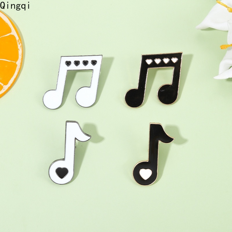 Ghim cài áo Miss Zoe hình nốt nhạc trắng đen thời trang