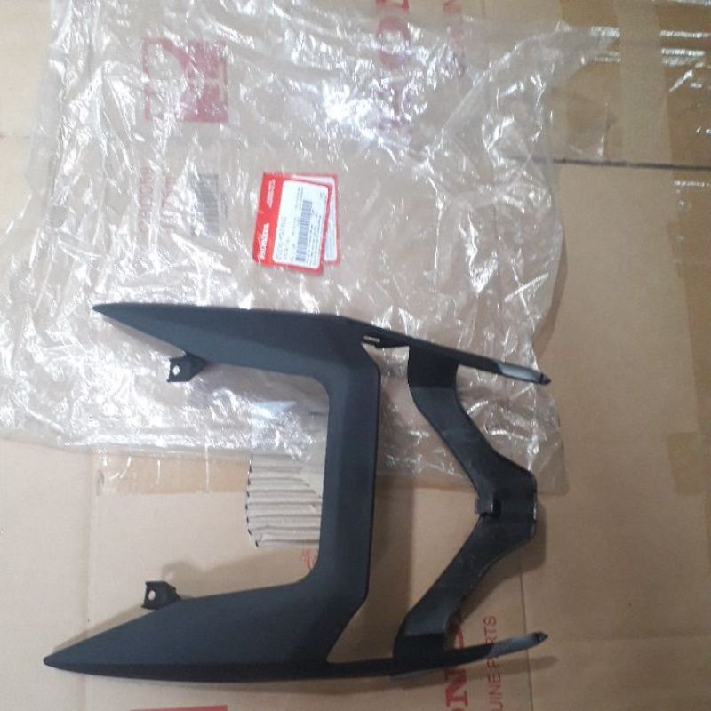 Chụp đèn hậu  winner v1 zin new 100%