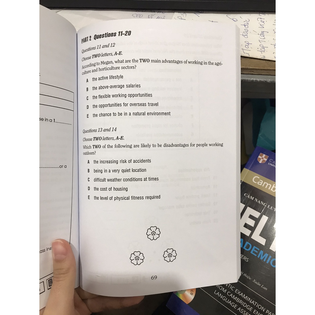Sách - Cẩm nang luyện thi IELTS 16 academic with answers ( Quét mã QR để nghe )