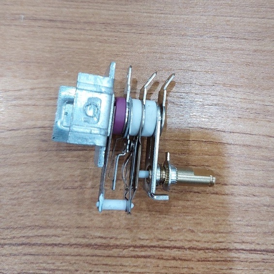 RƠ LE NHIỆT MÁY ÉP BÁNH MỲ TIROSS TS965