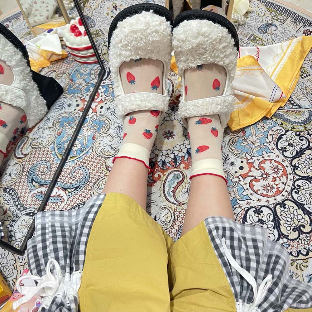 Đôi Vớ Thoáng Khí Họa Tiết Dâu Tây Dễ Thương Bắt Mắt Sành Điệu