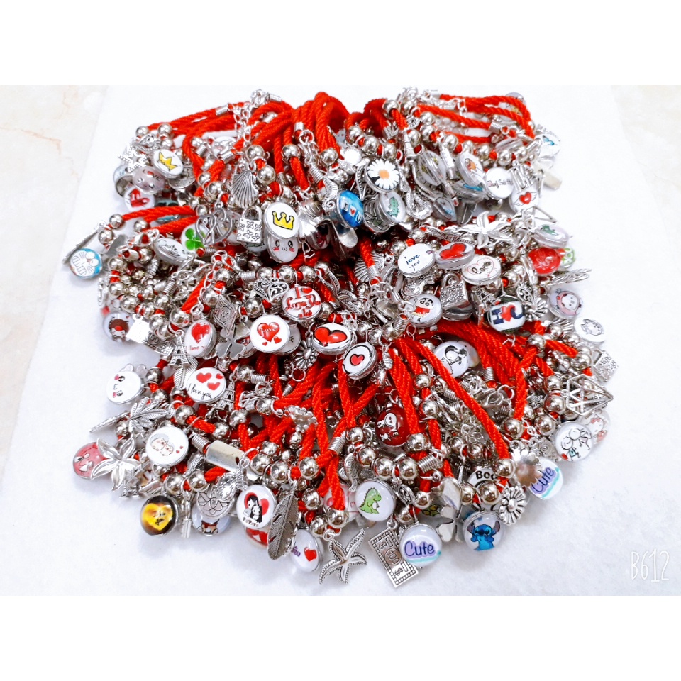 Sỉ 1 set 10 vòng tay hình hoạt hình dễ thương dây đỏ / dây đen mix charm