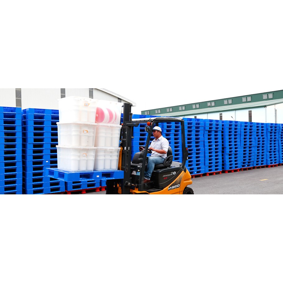 Thùng Nhựa vuông 30 lít Duy Tân No.750 - có bánh xe GOOODYSHOP