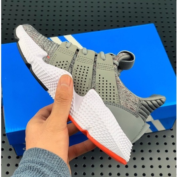 GIÀY THỂ THAO PROPHERE XÁM