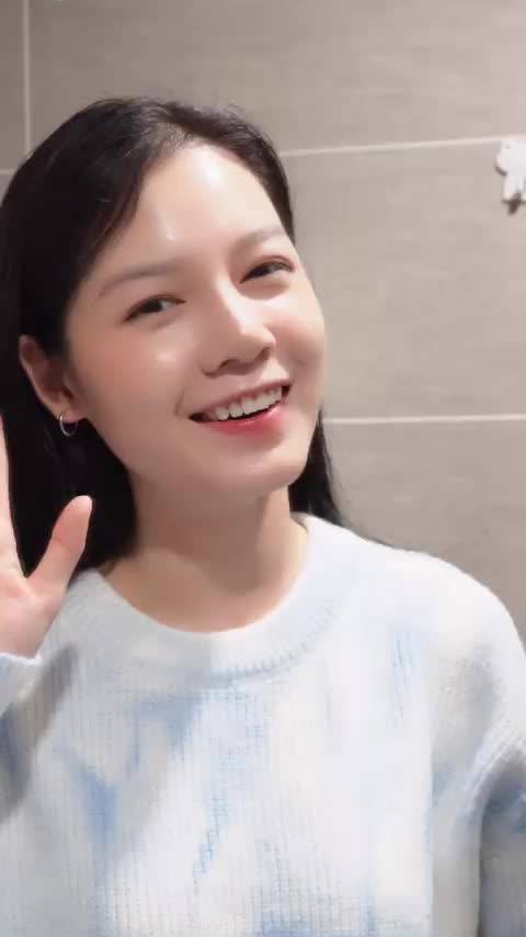 Sữa Rửa Mặt Ngừa Mụn Tràm Trà Nano Nghệ Trắng Da, Làm Sạch Dịu Nhẹ Cho Da Mụn Nhạy Cảm MILAGANICS 135ml (Chai) | BigBuy360 - bigbuy360.vn