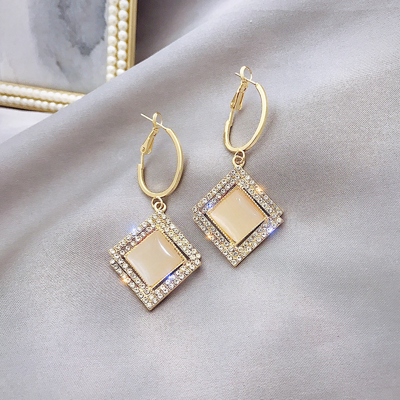 Đôi Bông Tai Hình Thoi Đính Đá Thời Trang Cho Nữ