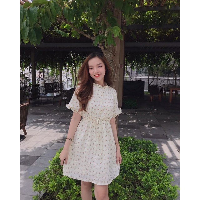 Đầm hoa nổi form ngắn