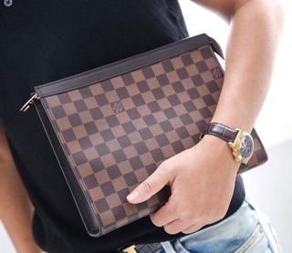 Túi Cluth LV Louis Vuitton size 25