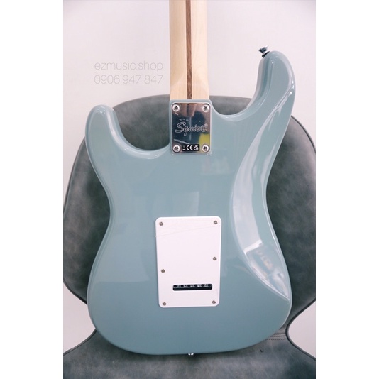 Đàn Guitar Điện Squier Bullet Strat màu mới 2021 Sonic Grey