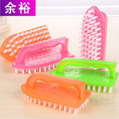 Bàn chải giặt quần áo có tay cầm giao màu ngẫu nhiên